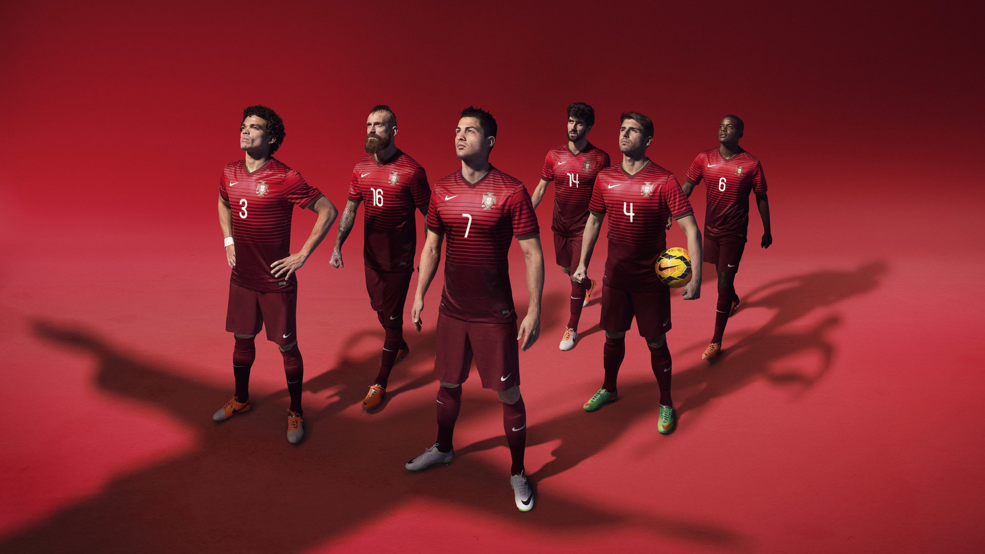 开云平台-当F1引擎轰鸣时，C罗在墨西哥城接管比赛